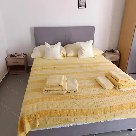 Apartman Dani 5 *